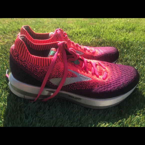 women's brooks levitate running shoes